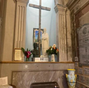 l'autel de l'église du couvent de Vico